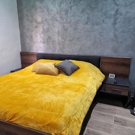 Luqa Premium Rooms Bagian luar foto